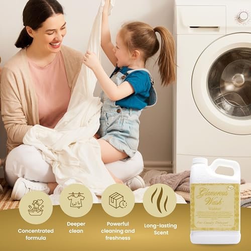 Tyler Candle Company Glamorous Wash Wishlist Scent Fine Laundry Liquid Detergent - Hand and Machine-Washable - 907g (32 fl oz) - Pack of 1 with Multi-Purpose Keychain